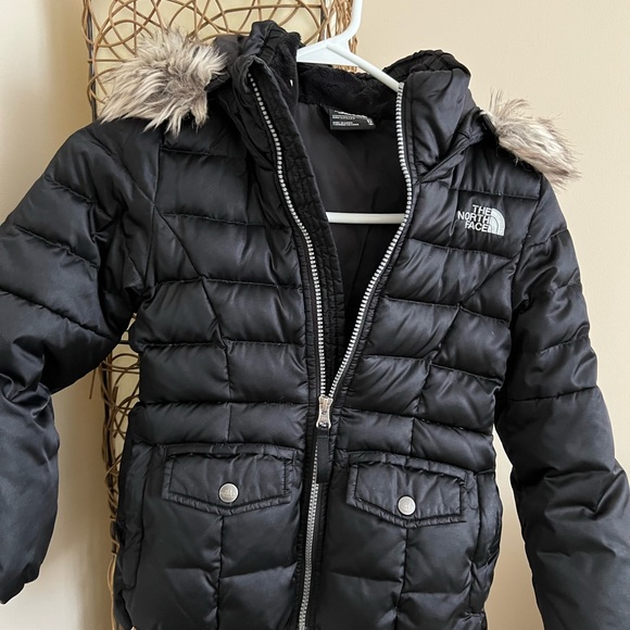 The north face girls jacket - Picture 2 of 6
